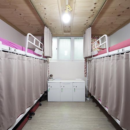 Hongdae Lazy Fox Hostel In Сеул Екстер'єр фото