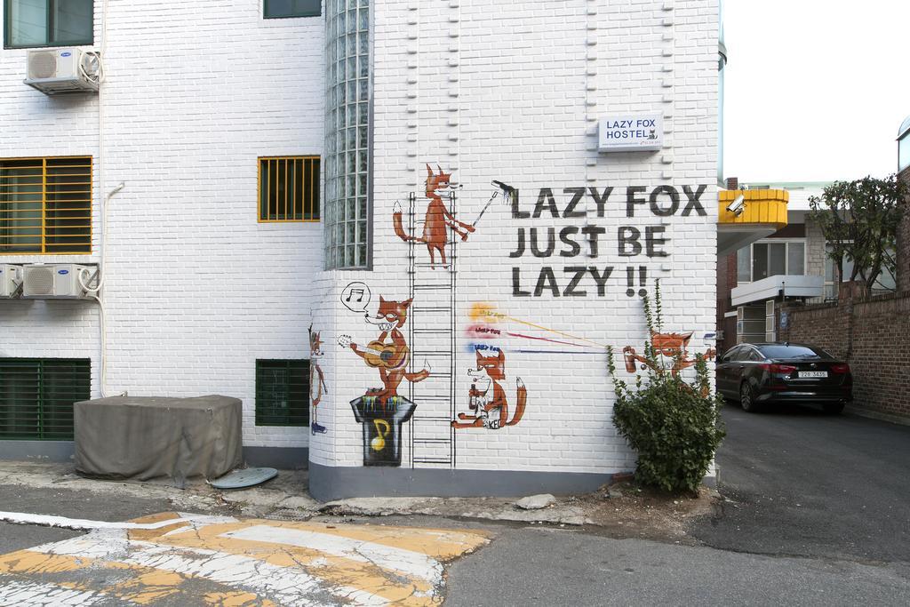 Hongdae Lazy Fox Hostel In Сеул Екстер'єр фото