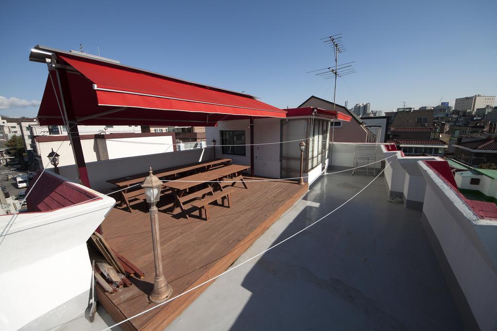Hongdae Lazy Fox Hostel In Сеул Екстер'єр фото