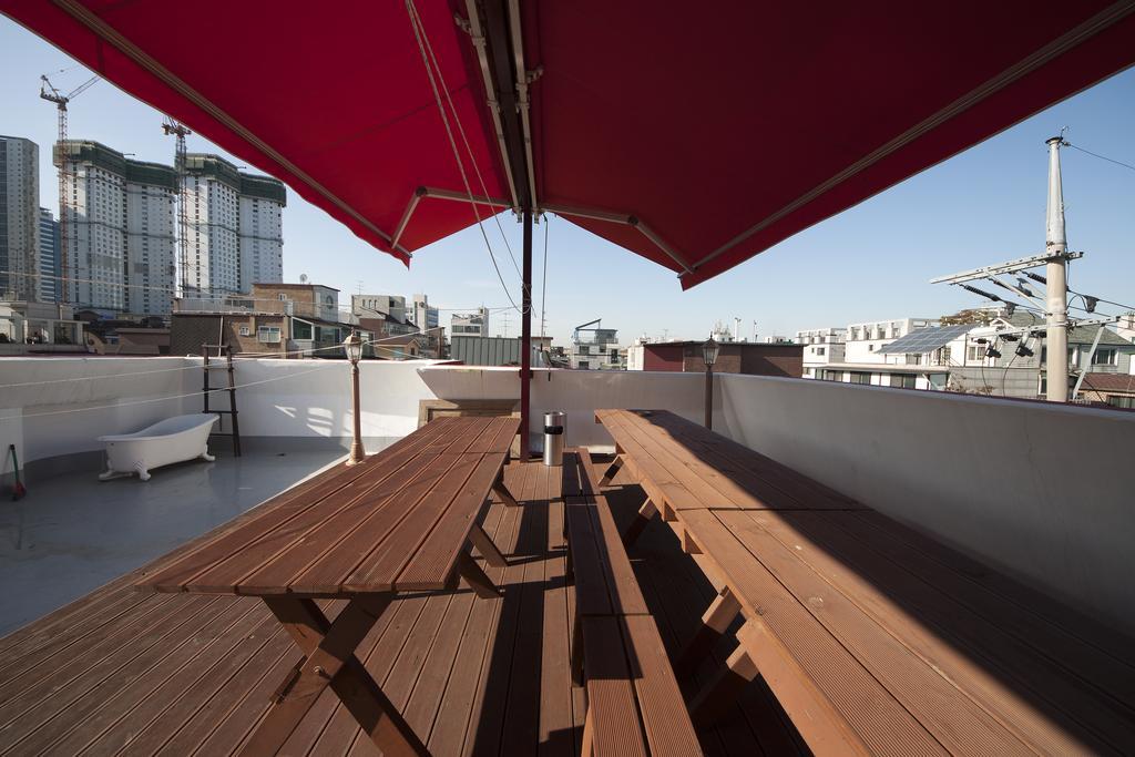 Hongdae Lazy Fox Hostel In Сеул Екстер'єр фото