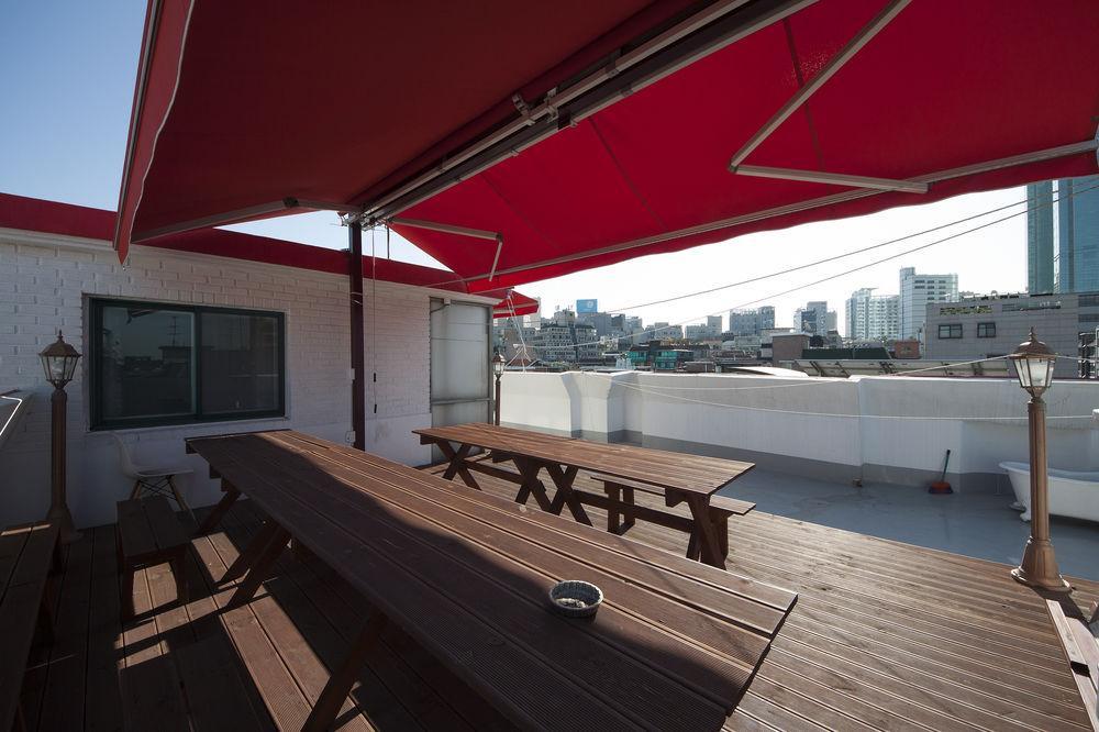 Hongdae Lazy Fox Hostel In Сеул Екстер'єр фото