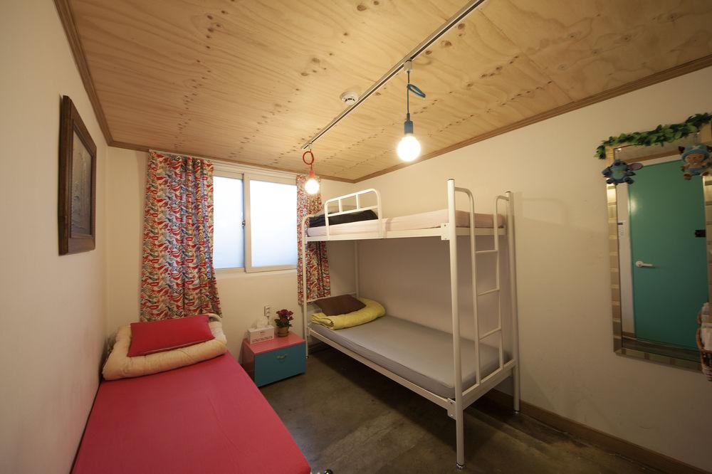 Hongdae Lazy Fox Hostel In Сеул Екстер'єр фото