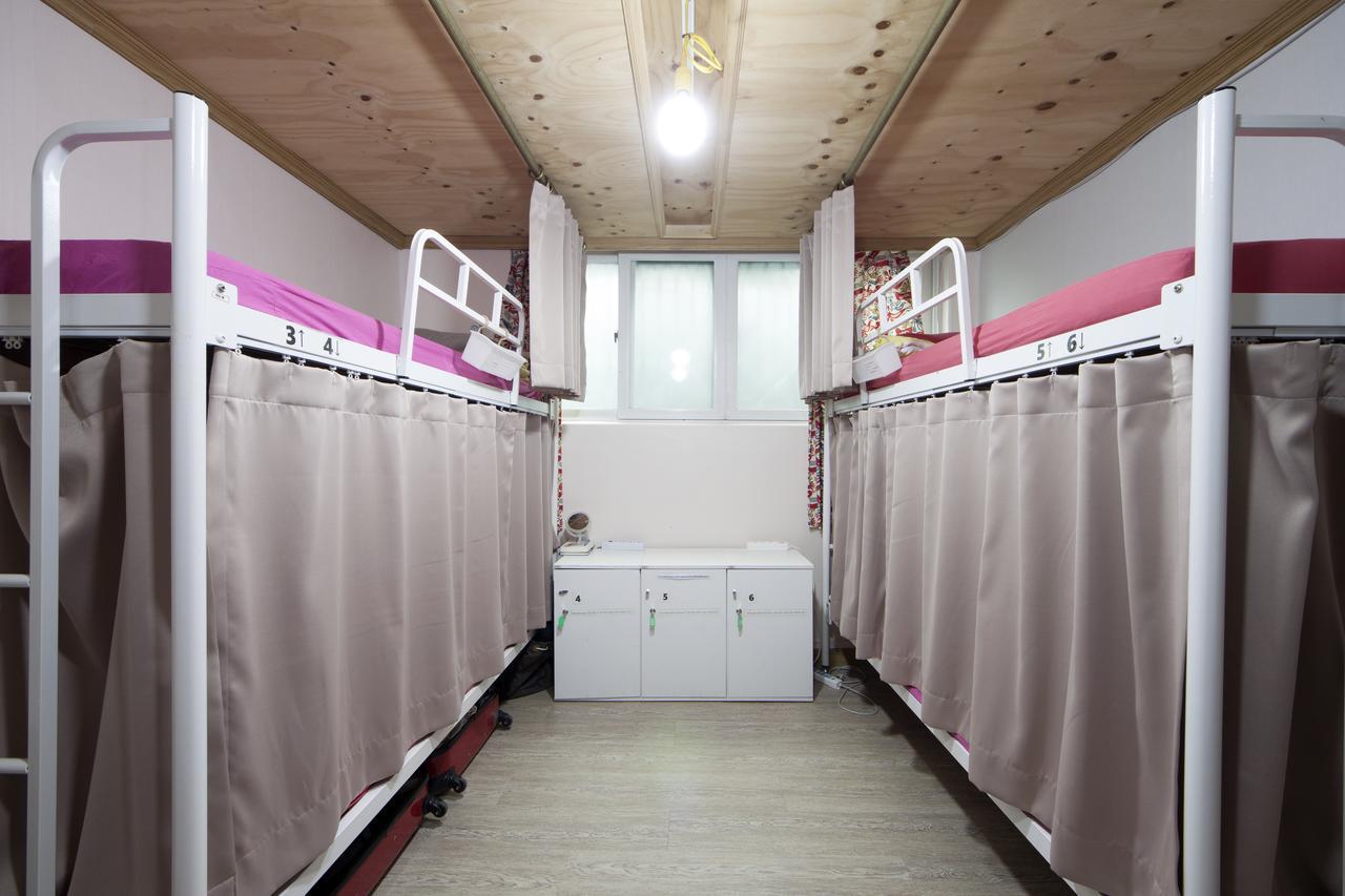Hongdae Lazy Fox Hostel In Сеул Екстер'єр фото