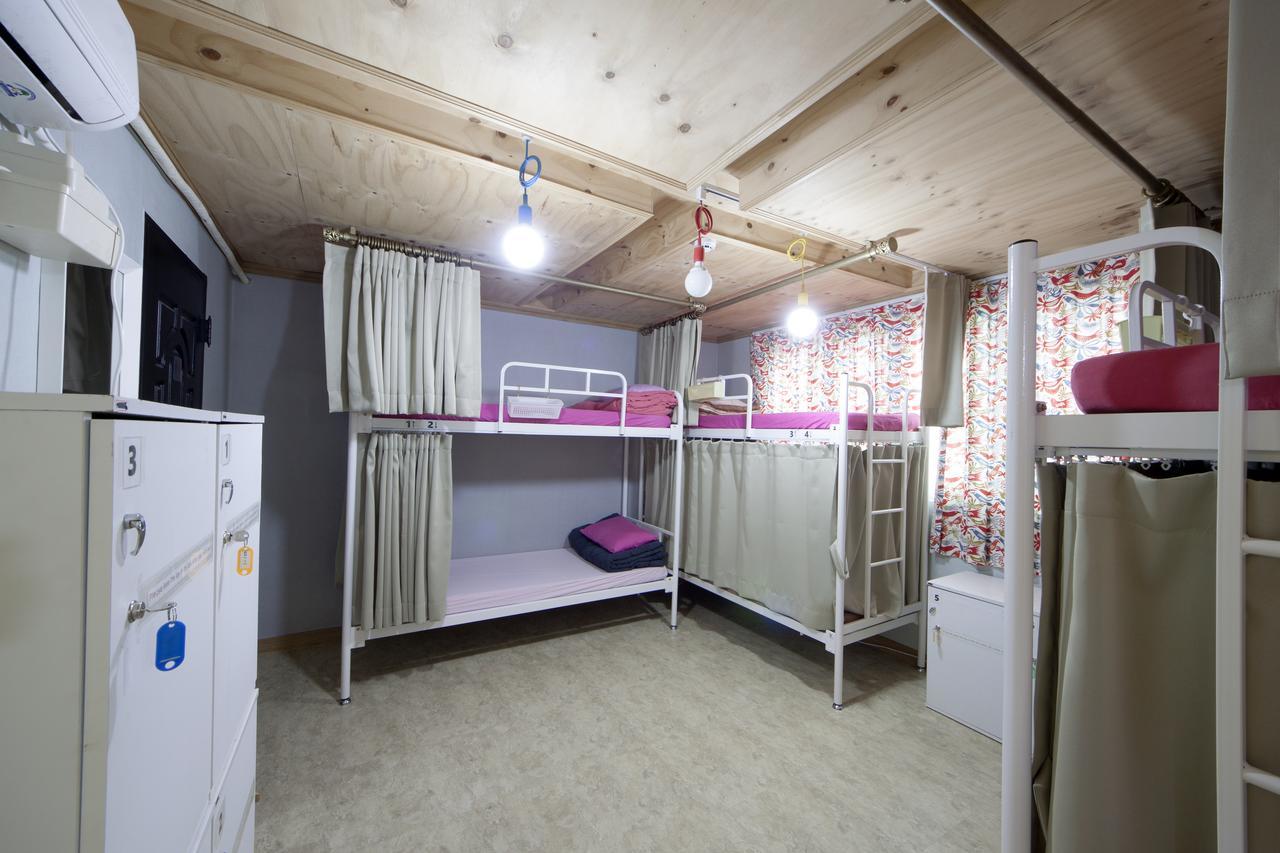 Hongdae Lazy Fox Hostel In Сеул Екстер'єр фото