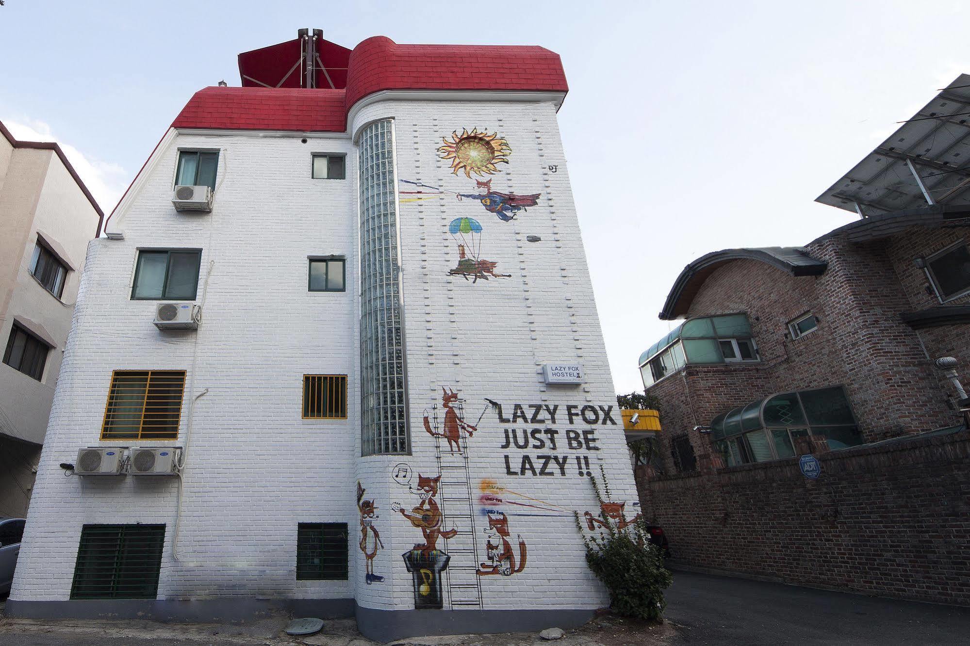 Hongdae Lazy Fox Hostel In Сеул Екстер'єр фото
