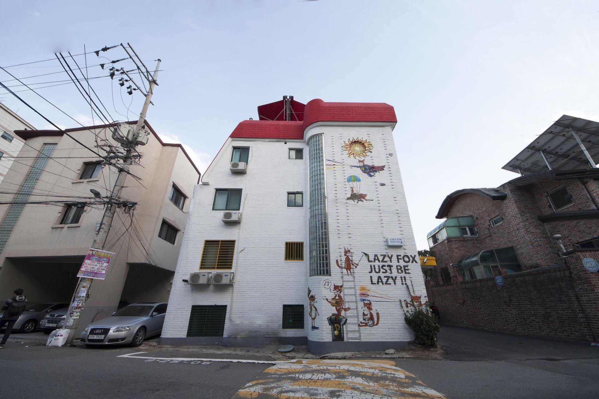 Hongdae Lazy Fox Hostel In Сеул Екстер'єр фото