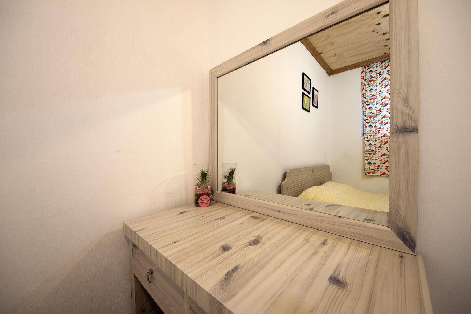 Hongdae Lazy Fox Hostel In Сеул Екстер'єр фото