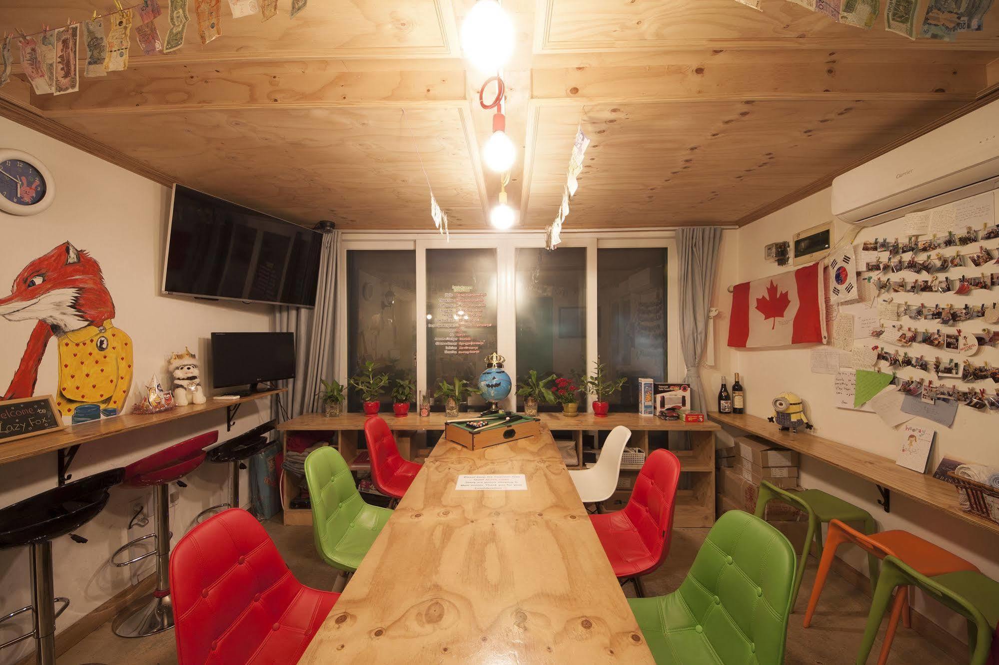 Hongdae Lazy Fox Hostel In Сеул Екстер'єр фото